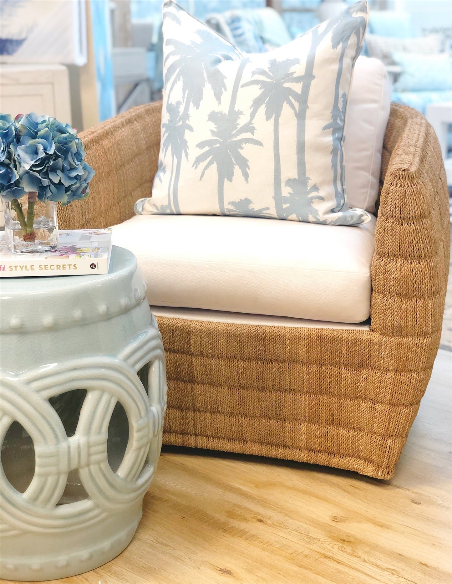 Ventura Swivel Lounge Chair